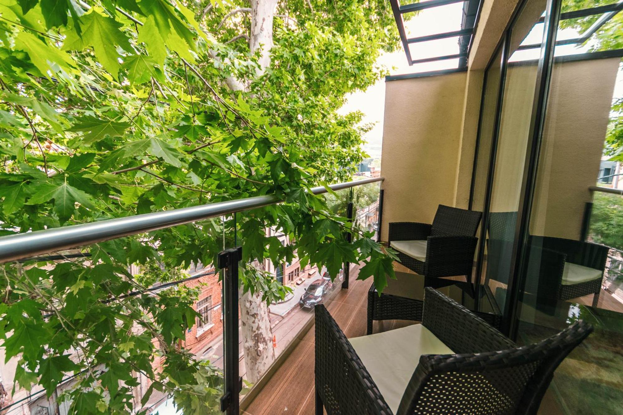 Hotel Adora Tbilisi Luaran gambar