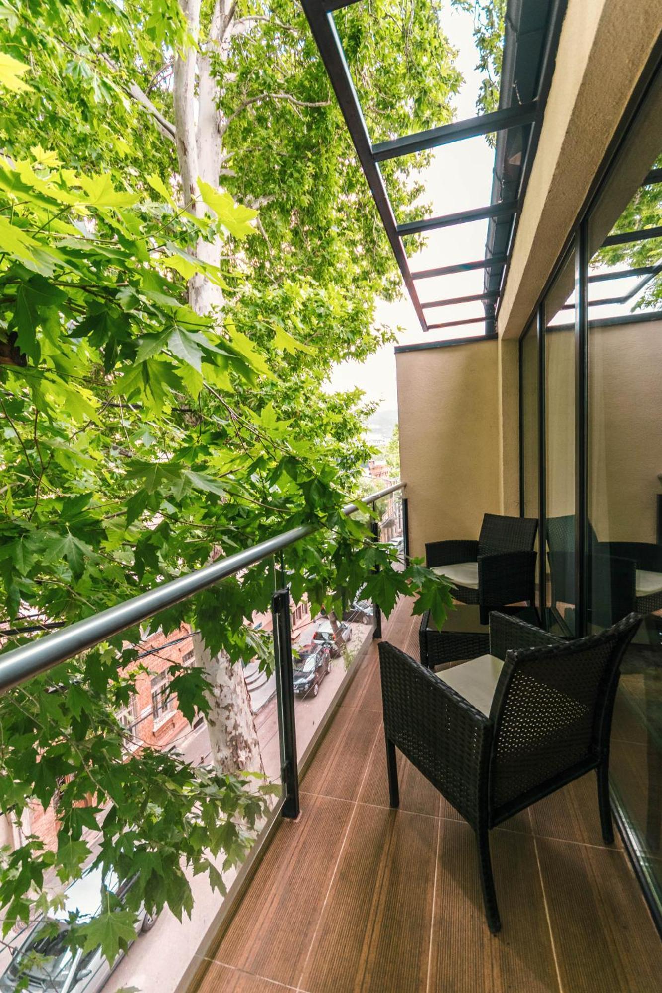 Hotel Adora Tbilisi Luaran gambar