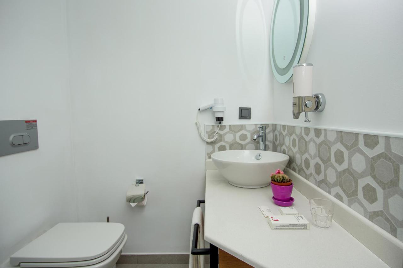 Hotel Adora Tbilisi Luaran gambar