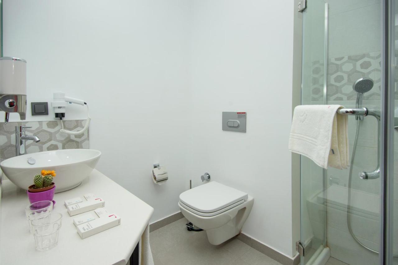 Hotel Adora Tbilisi Luaran gambar