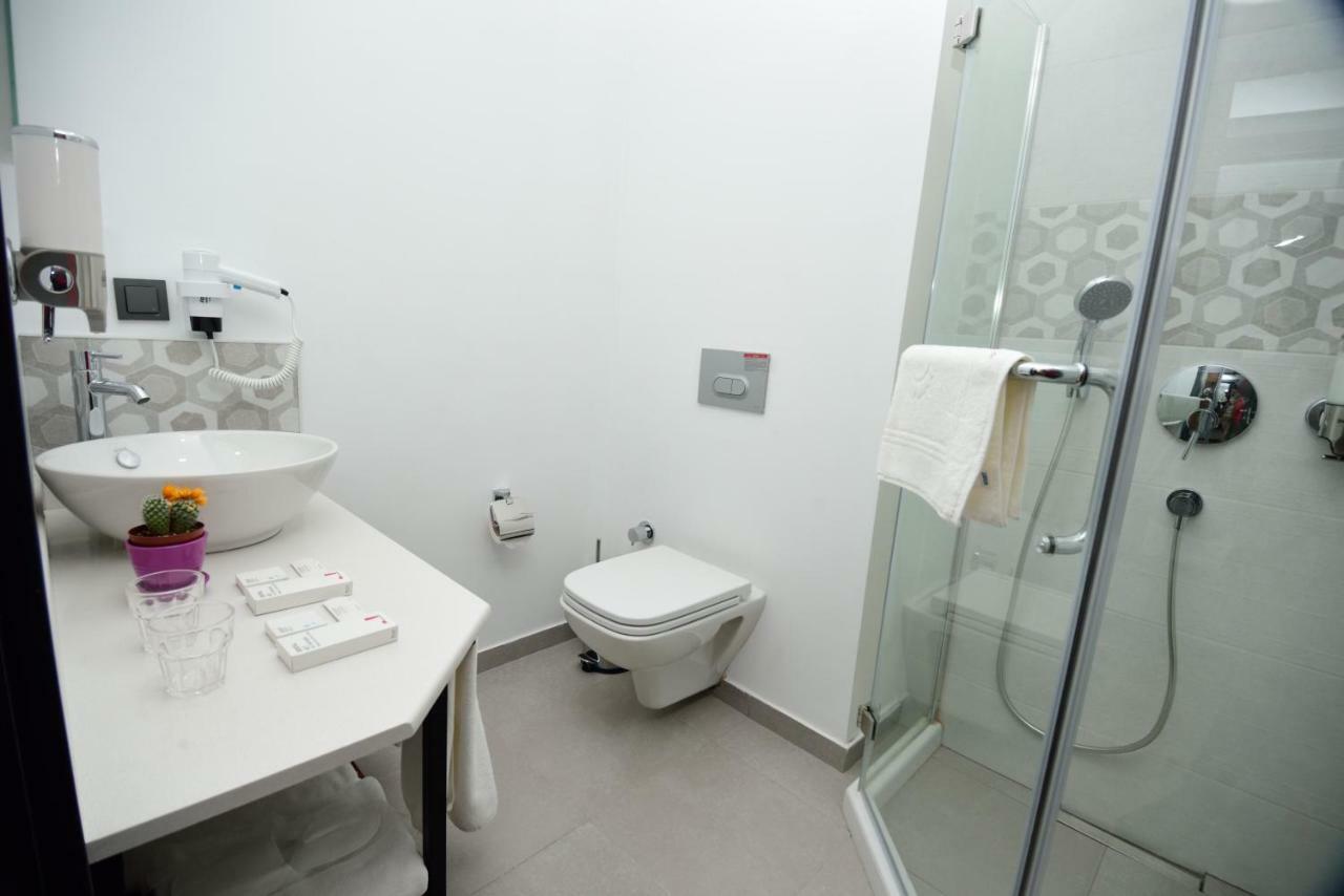 Hotel Adora Tbilisi Luaran gambar